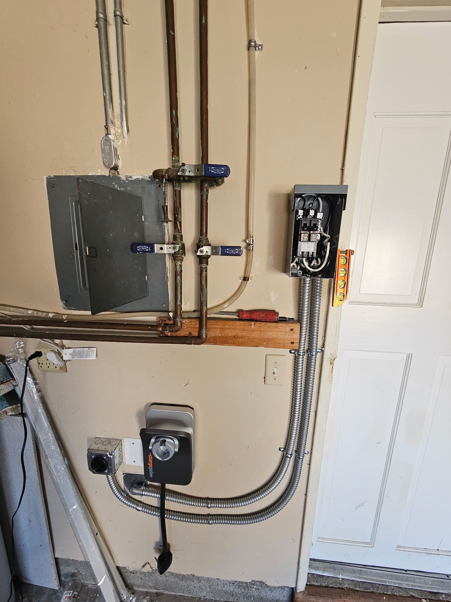 Project EV Charger Installation in Los Gatos - Seamlessly Integrated image